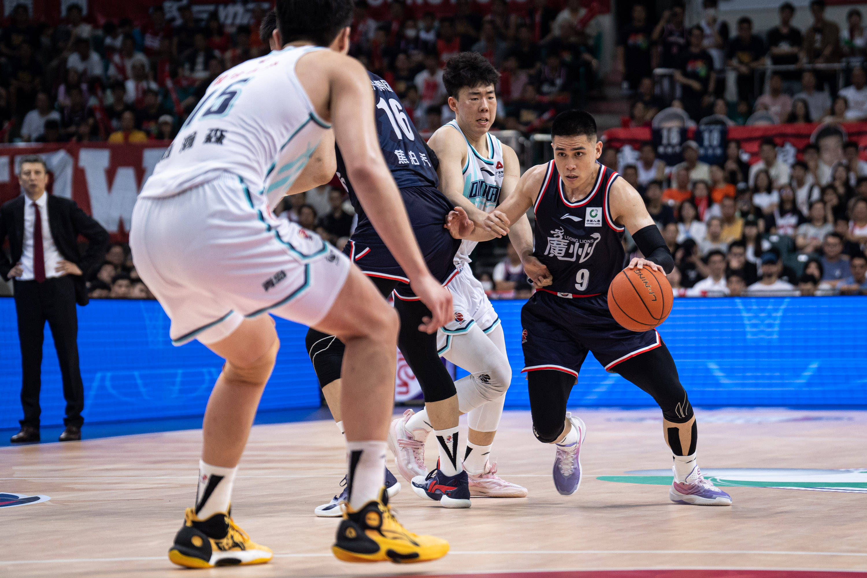 他的进步不 他的进步不