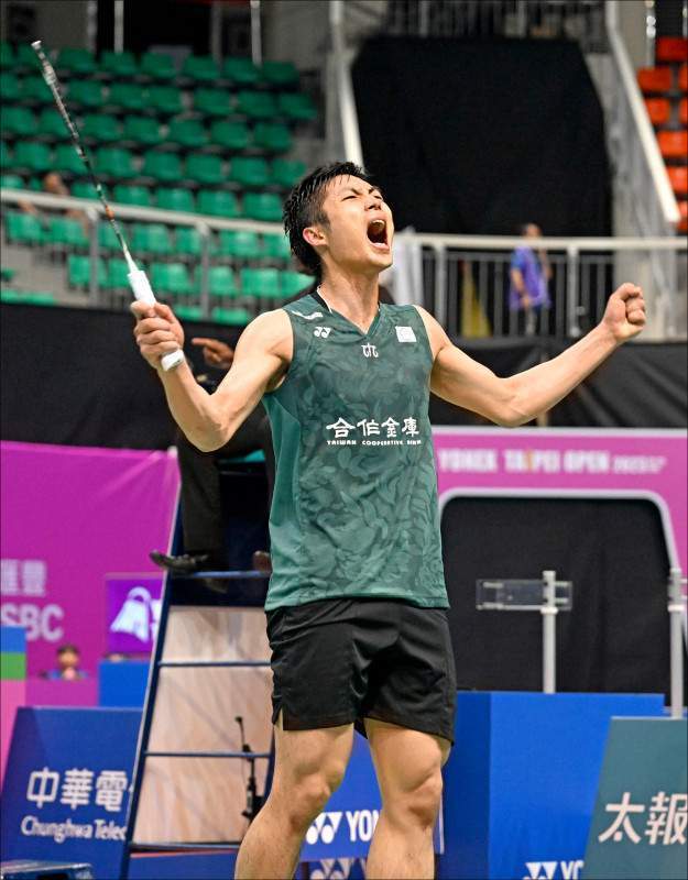 并成功吸引 并成功吸引