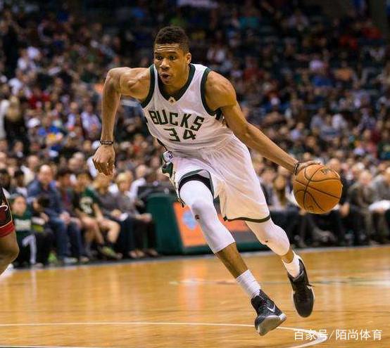 体育英超：曼城主场2-0战胜伯恩利 暂列积分榜第三位