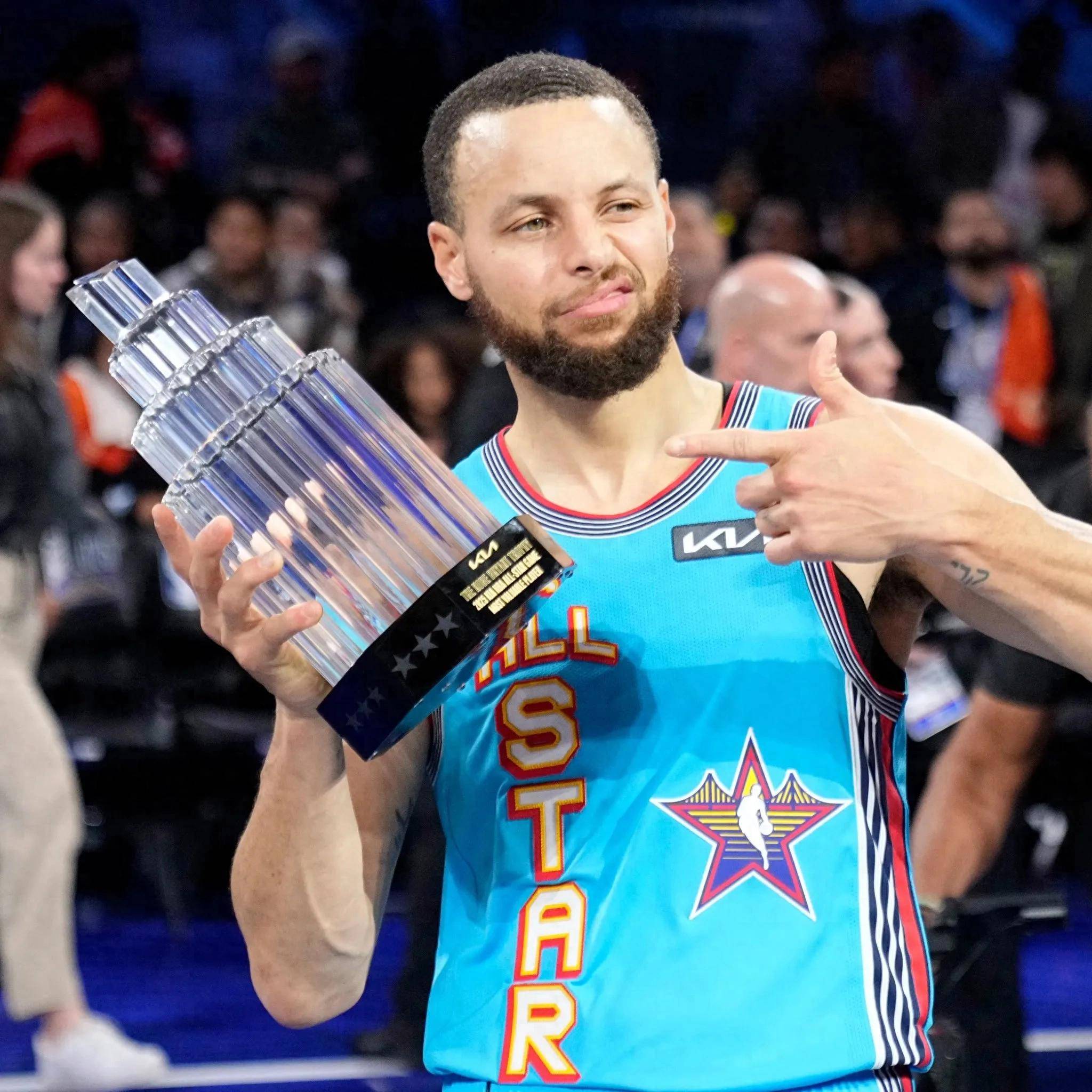 央视记者对 央视记者对